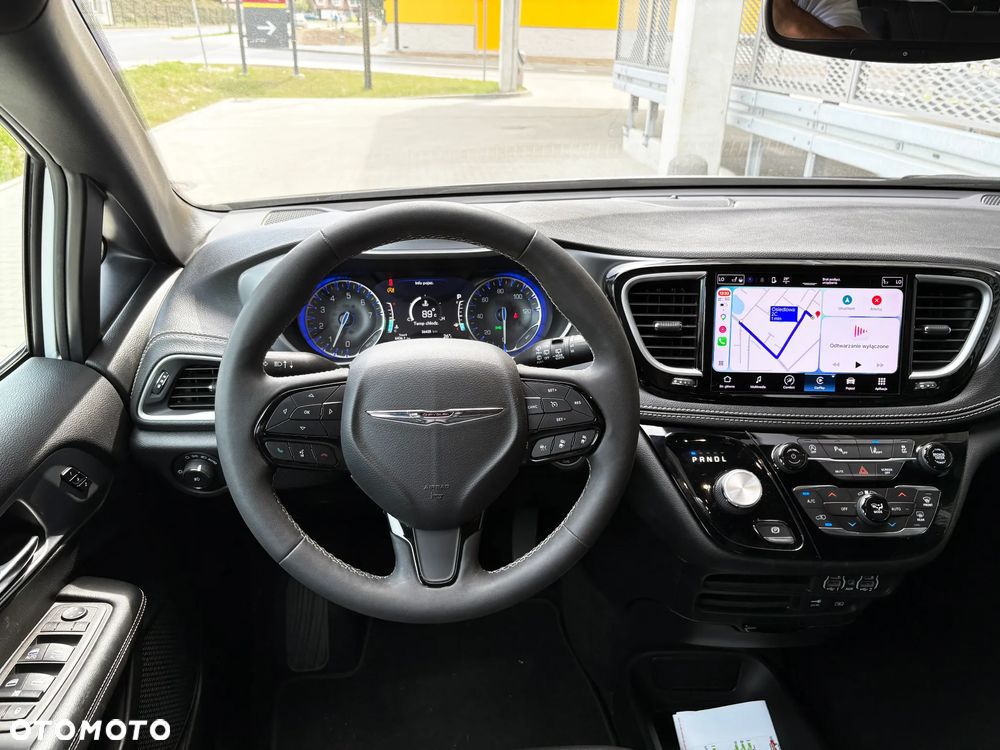 Chrysler Pacifica - 15