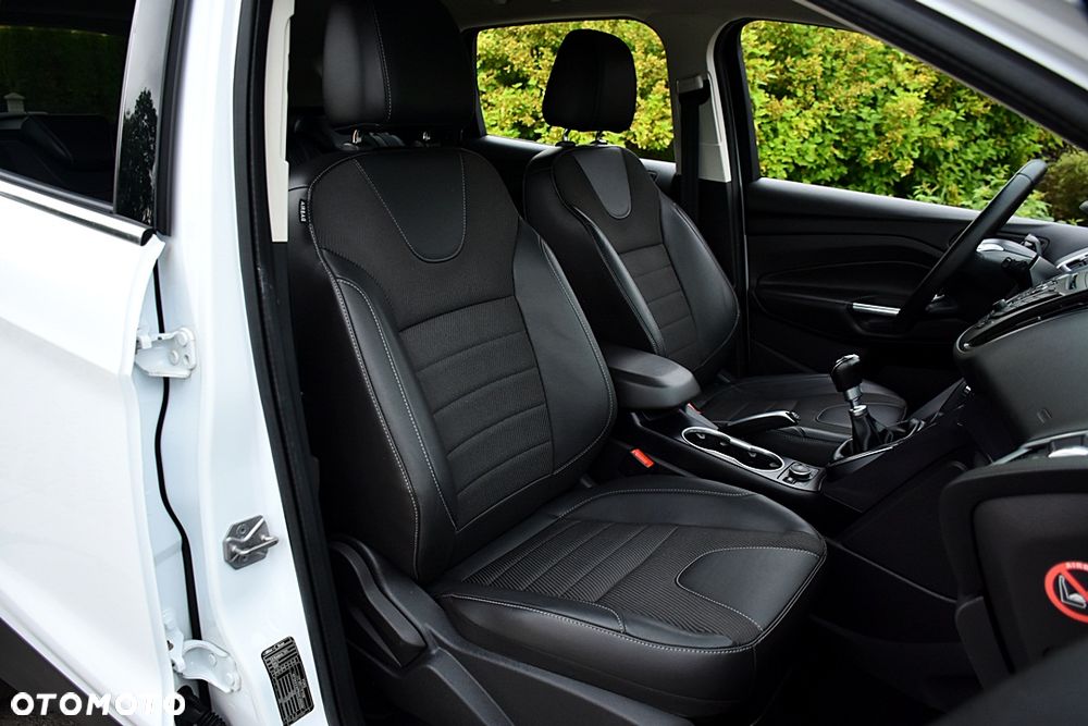 Ford Kuga 2.0 TDCi 4x4 Titanium - 33