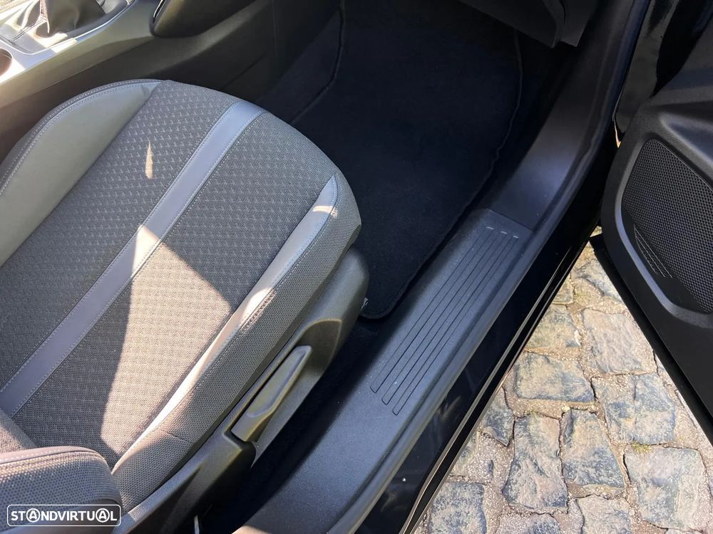 Peugeot 2008 1.2 PureTech Allure Pack - 23