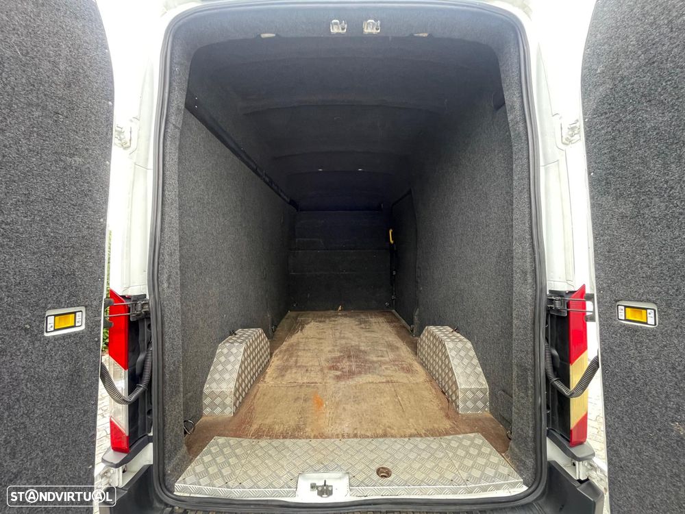 Ford Transit - 12