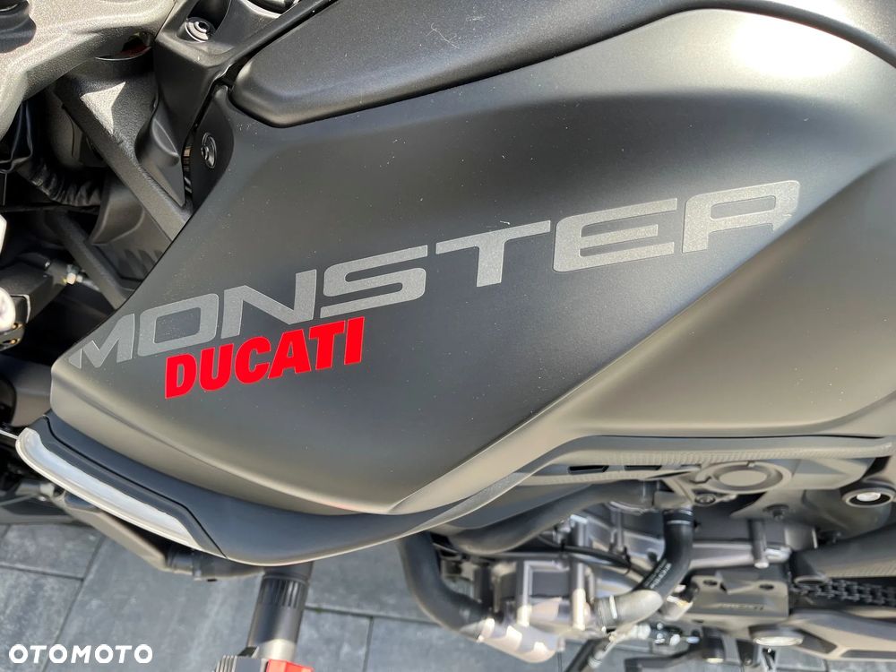 Ducati Monster - 11
