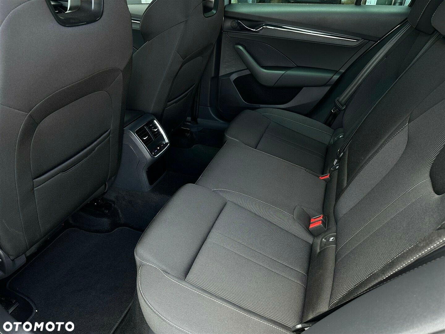 Skoda Octavia 2.0 TDI Style DSG - 11