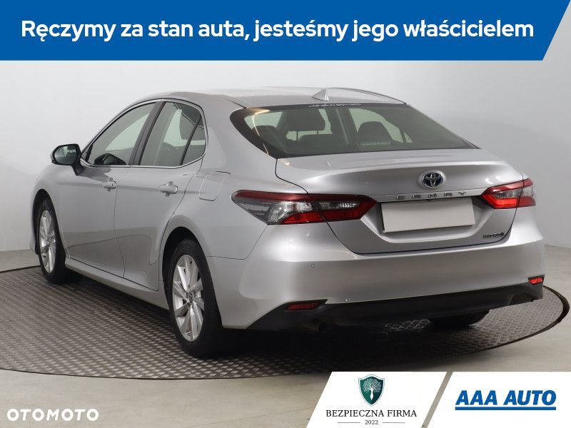 Toyota Camry - 6