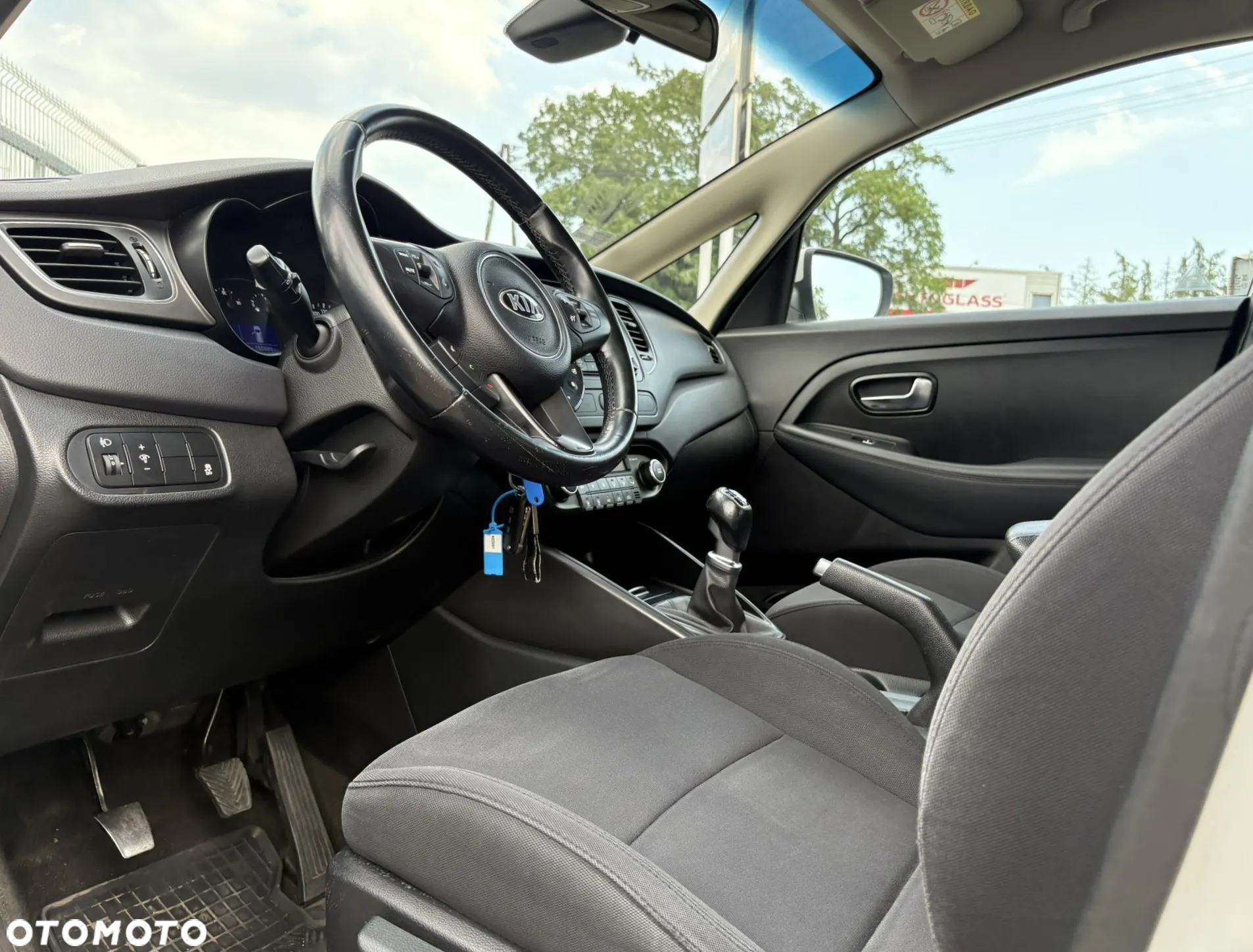 Kia Carens 1.6 GDI M - 12