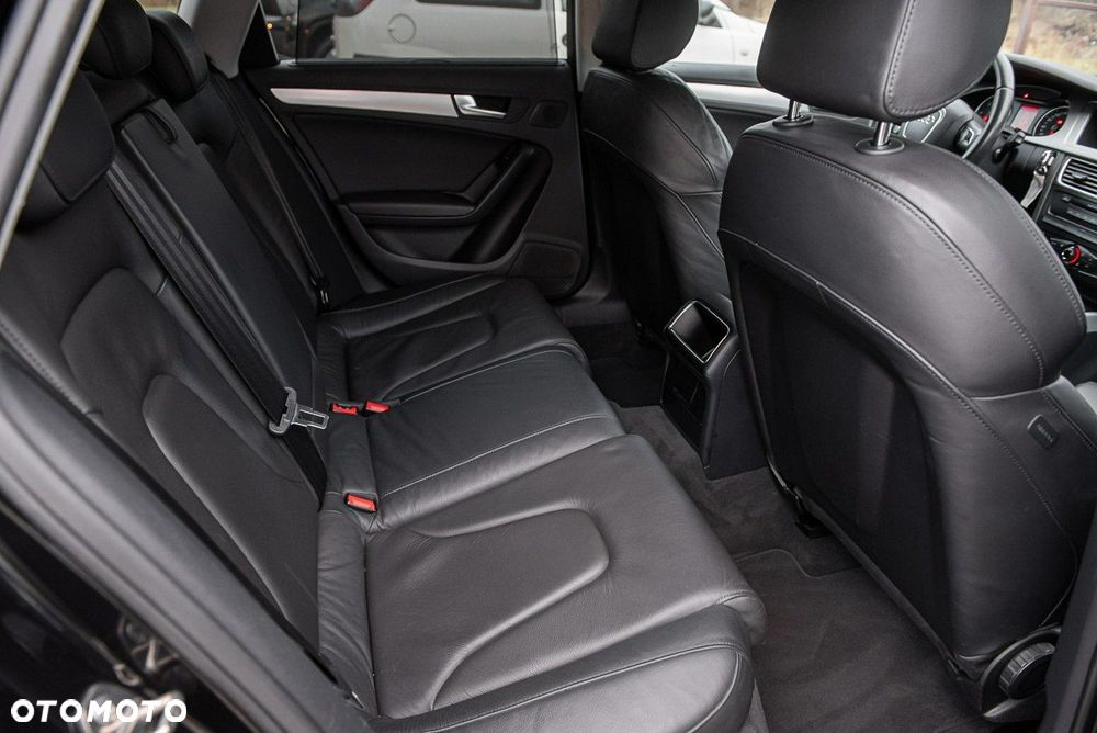 Audi A4 Avant 2.0 TDI DPF S line Sportpaket - 8