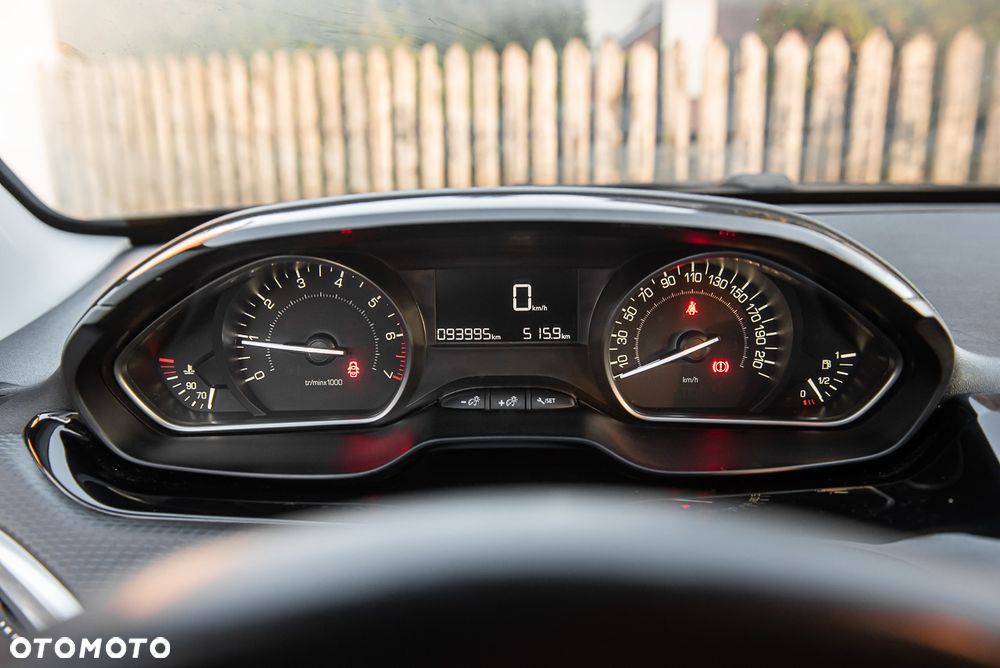 Peugeot 2008 PureTech 110 Stop&Start Allure - 16