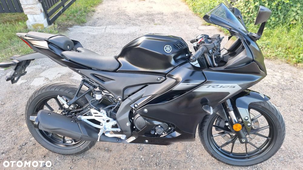 Yamaha YZF - 1