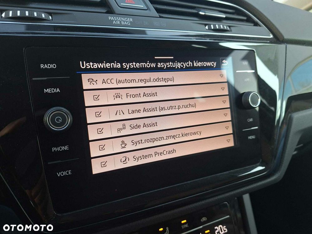 Volkswagen Touran - 20