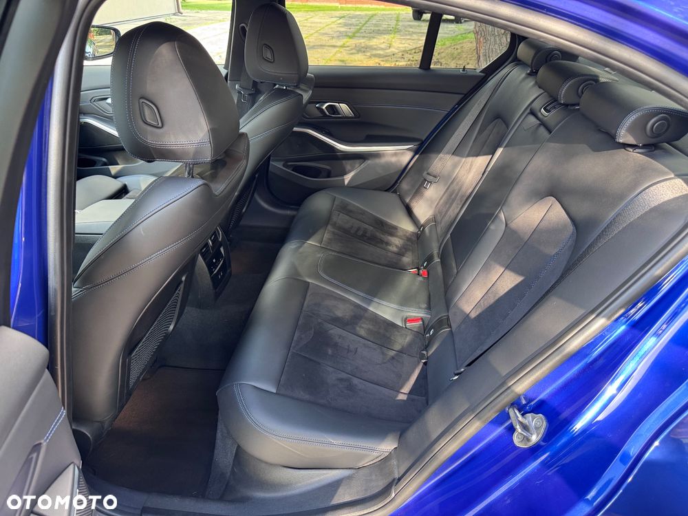 BMW Seria 3 320d xDrive MHEV M Sport sport - 23