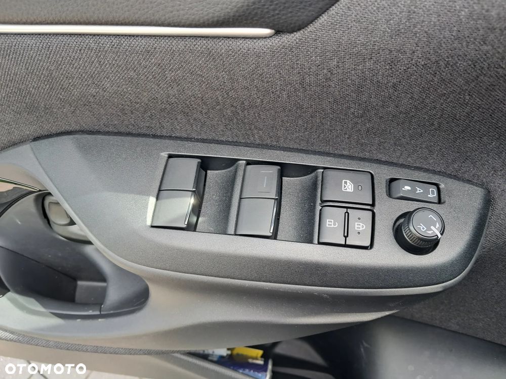 Toyota Yaris Cross - 18