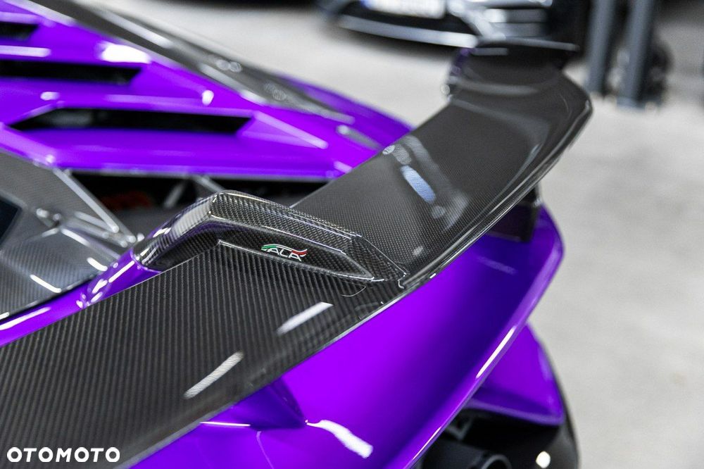 Lamborghini Aventador - 27