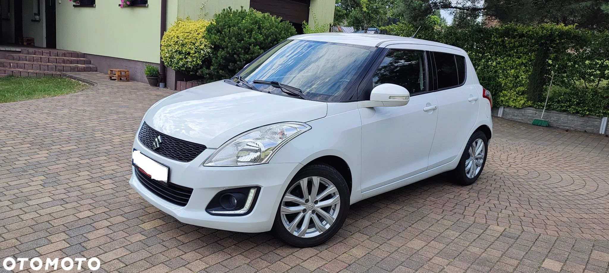 Suzuki Swift 1.2 Premium - 1