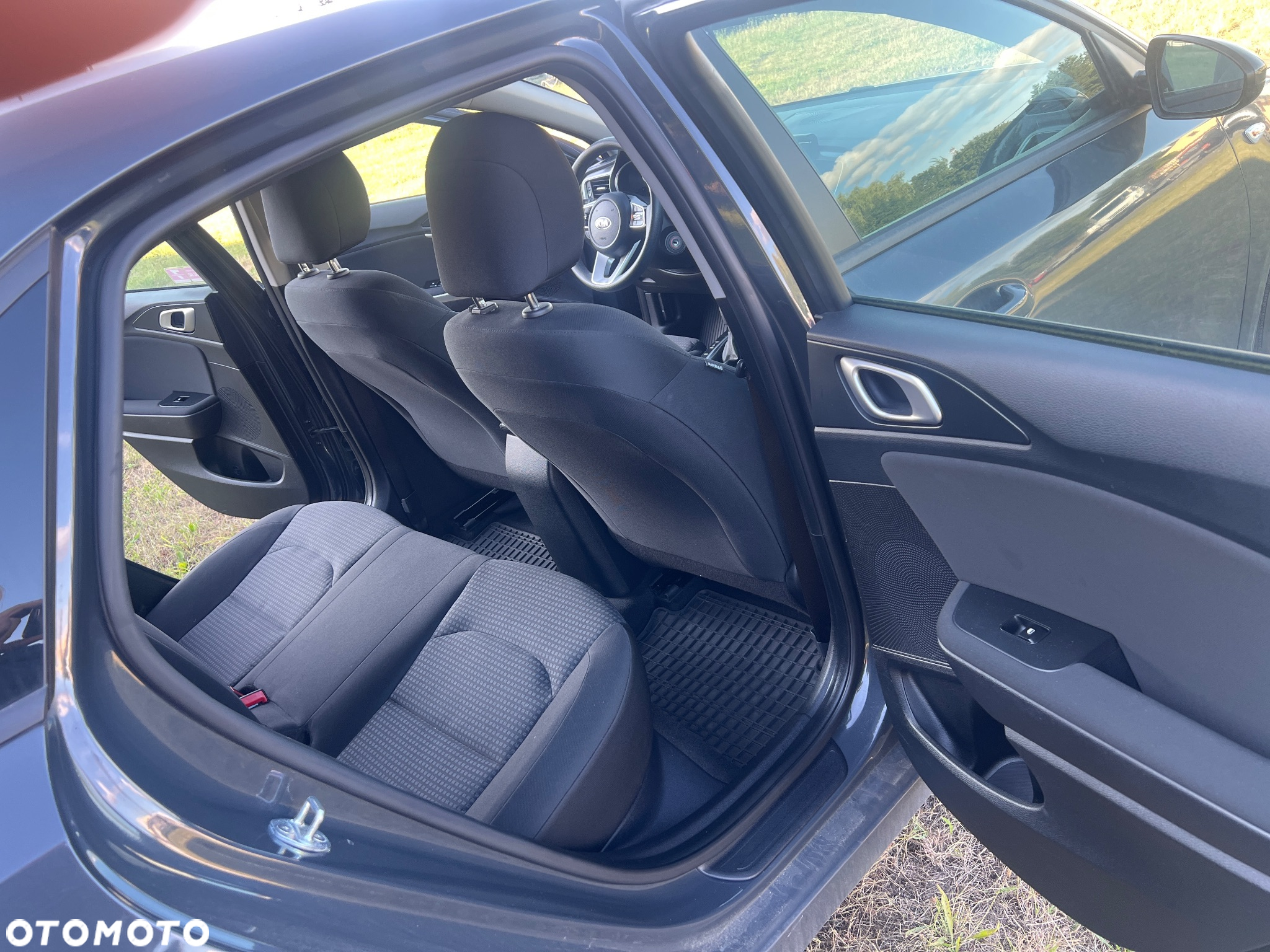 Kia Ceed - 9