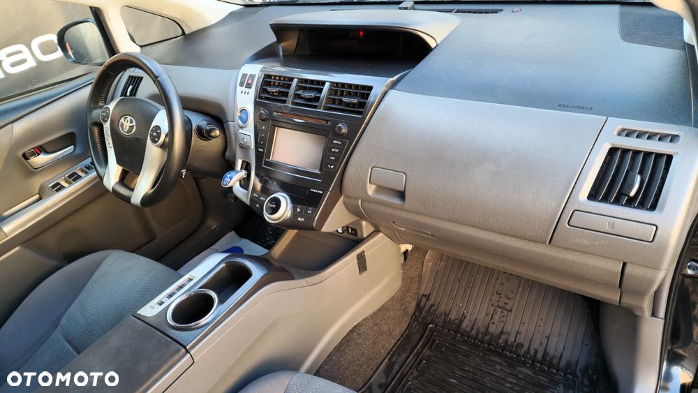 Toyota Prius+ (Hybrid) - 17