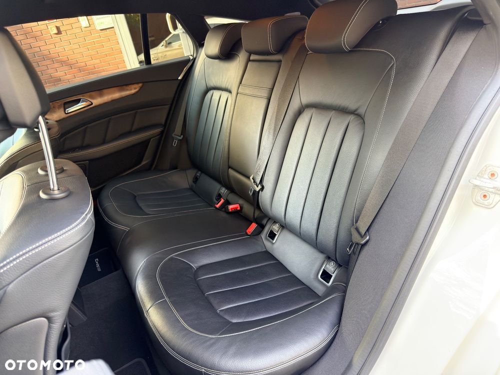 Mercedes-Benz CLS 500 4-Matic BlueEff - 27