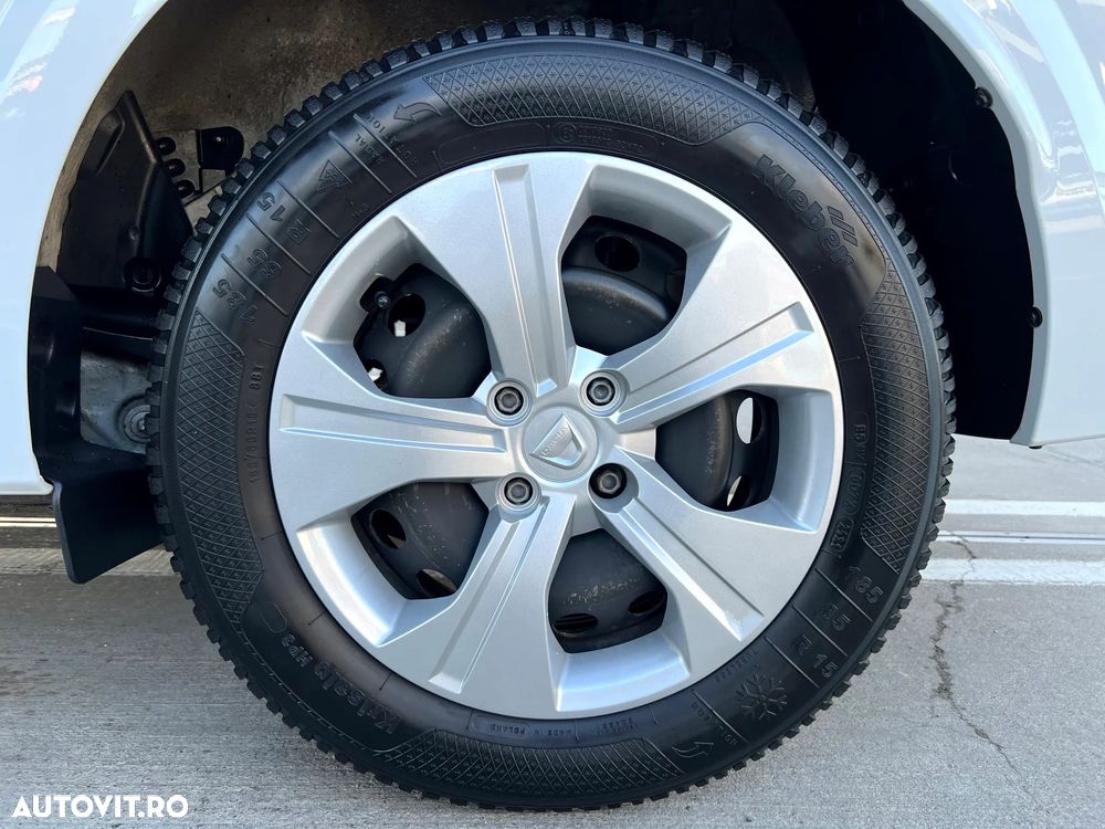 Dacia Logan TCe 90 Essential - 27