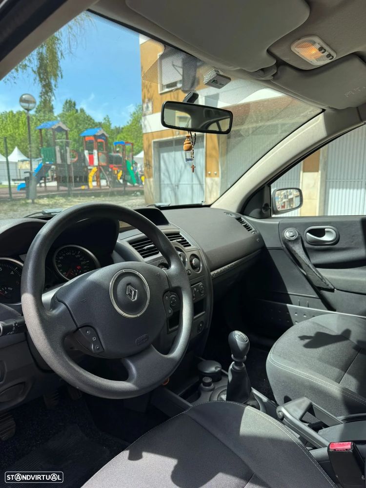 Renault Mégane 1.5 dCi Dynamique - 8