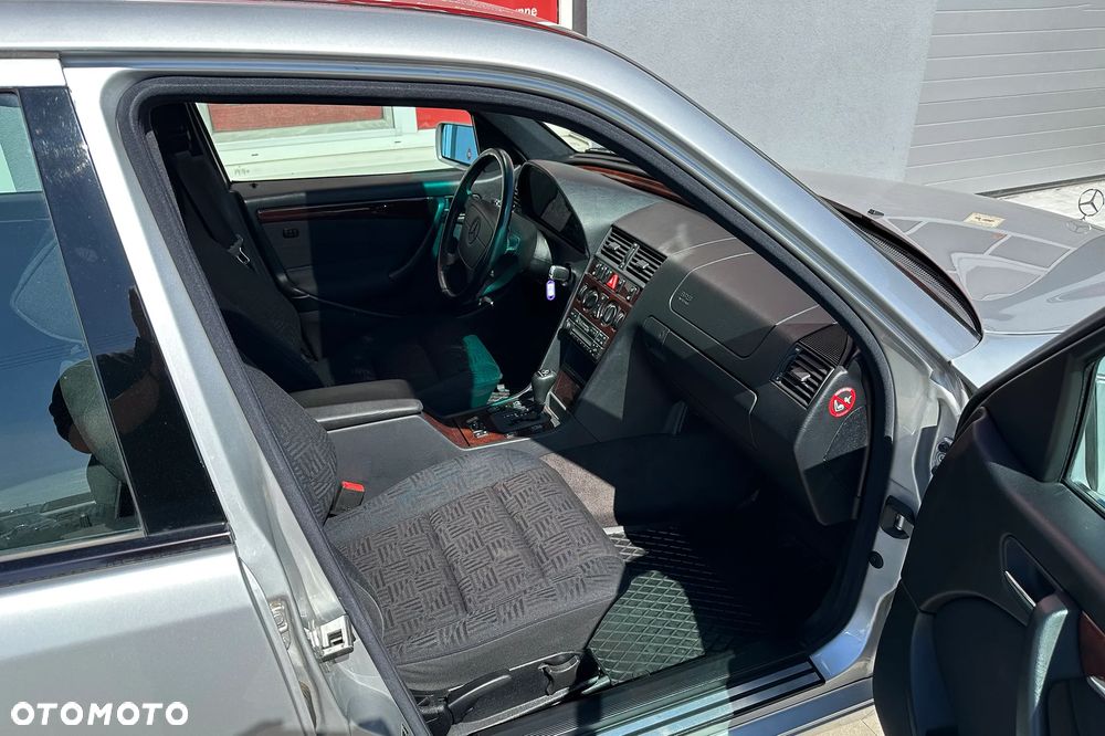 Mercedes-Benz Klasa C - 34