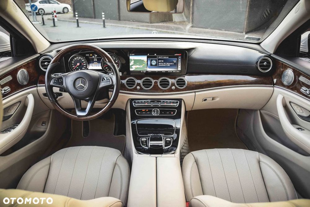 Mercedes-Benz Klasa E 300 9G-TRONIC Avantgarde - 7