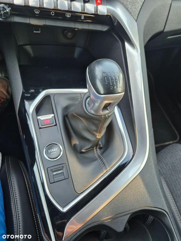 Peugeot 3008 1.2 PureTech GT S&S - 28