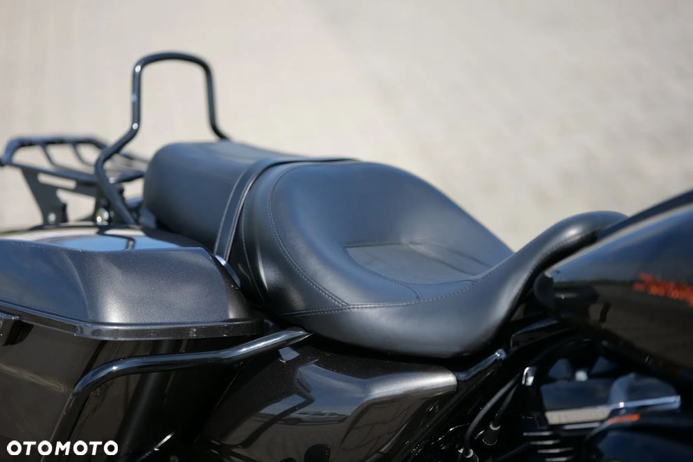 Harley-Davidson Touring Road Glide - 13