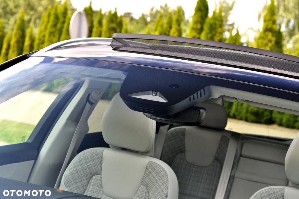 Volvo XC 60 T6 Plug-In Hybrid AWD Core - 17