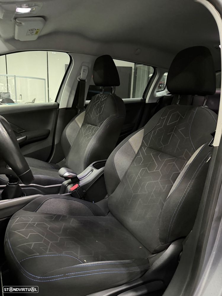 Peugeot 2008 1.2 PureTech Allure - 16