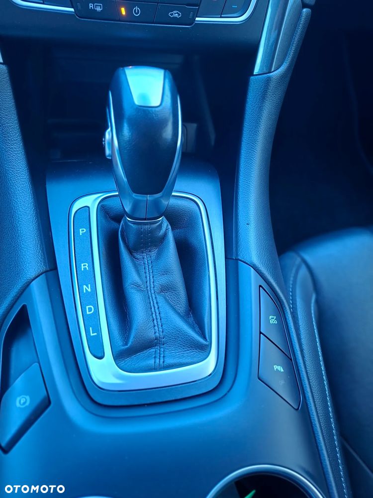 Ford Mondeo - 28