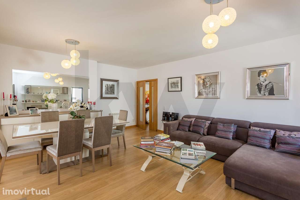 Apartamento Duplex  T3+1 | Com estacionamento e arrumos | Cascais - Grande imagem: 2/40