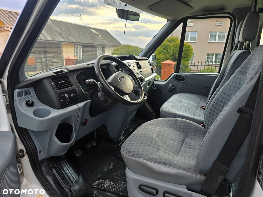 Ford Transit - 9