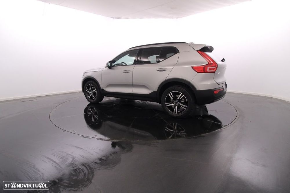 Volvo XC 40 2.0 B3 Plus Dark - 5