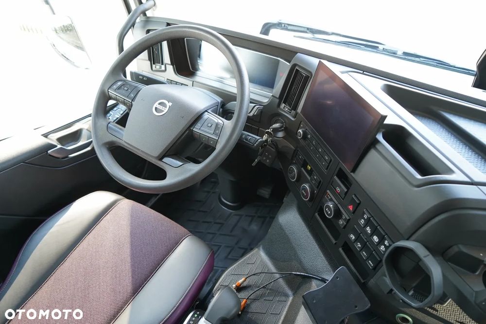Volvo FMX 460 / 8x4 / WYWROTKA 2 STRONNA / HYDROBURTA / BORDMATIC / HARDOX / NOWE OPONY /  2021 ROK / NOWY MODEL - 29
