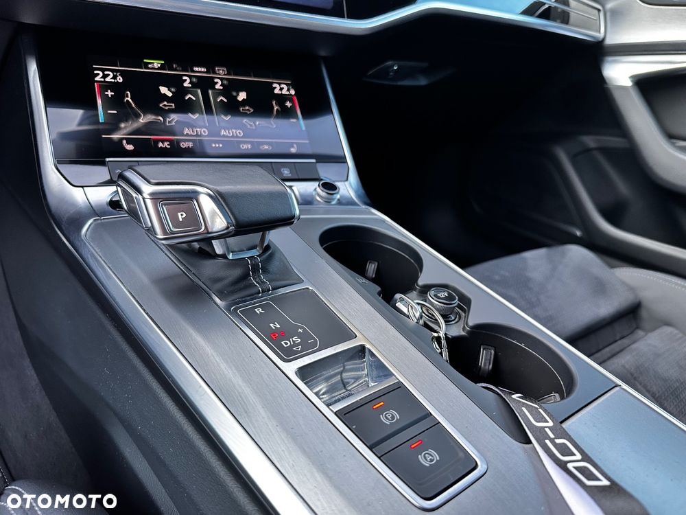 Audi A6 Avant 55 TFSI e quattro S tronic sport - 25