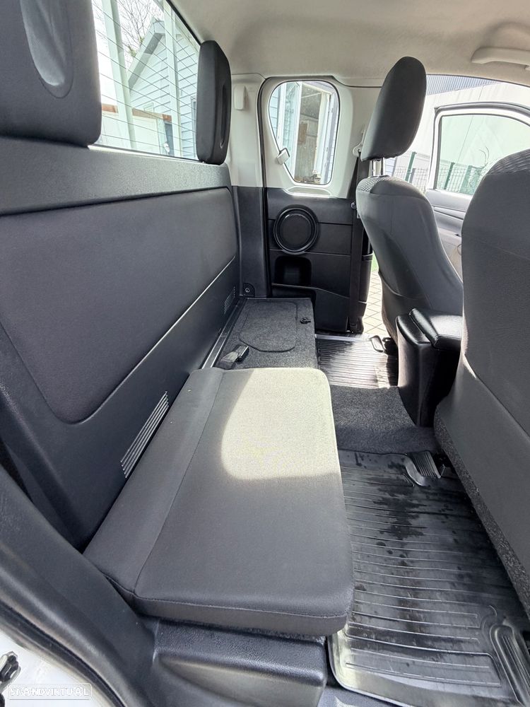 Toyota Hilux 2.4 D-4D 2WD CE - 22