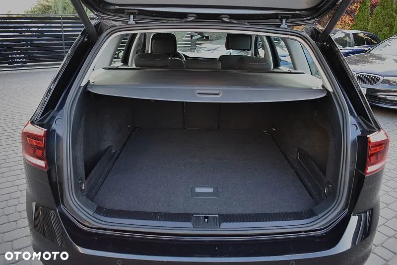 Volkswagen Passat Variant 1.5 TSI OPF DSG Highline - 24