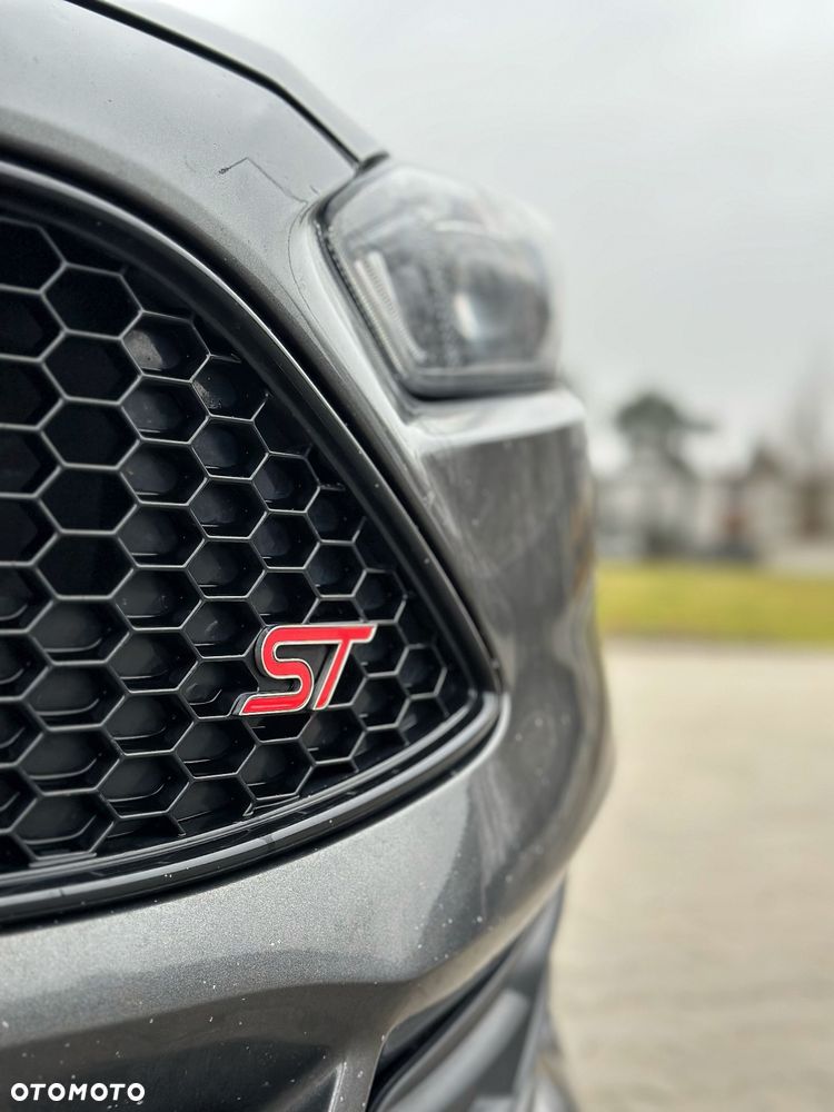 Ford Focus 2.0 EcoBoost ST - 27