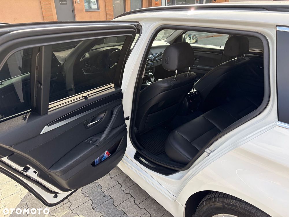 BMW Seria 5 520d xDrive - 7