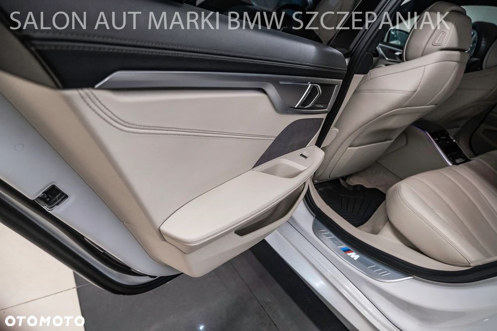 BMW Seria 8 840i xDrive - 23