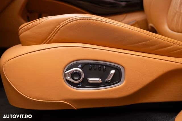 Aston Martin DBX - 20