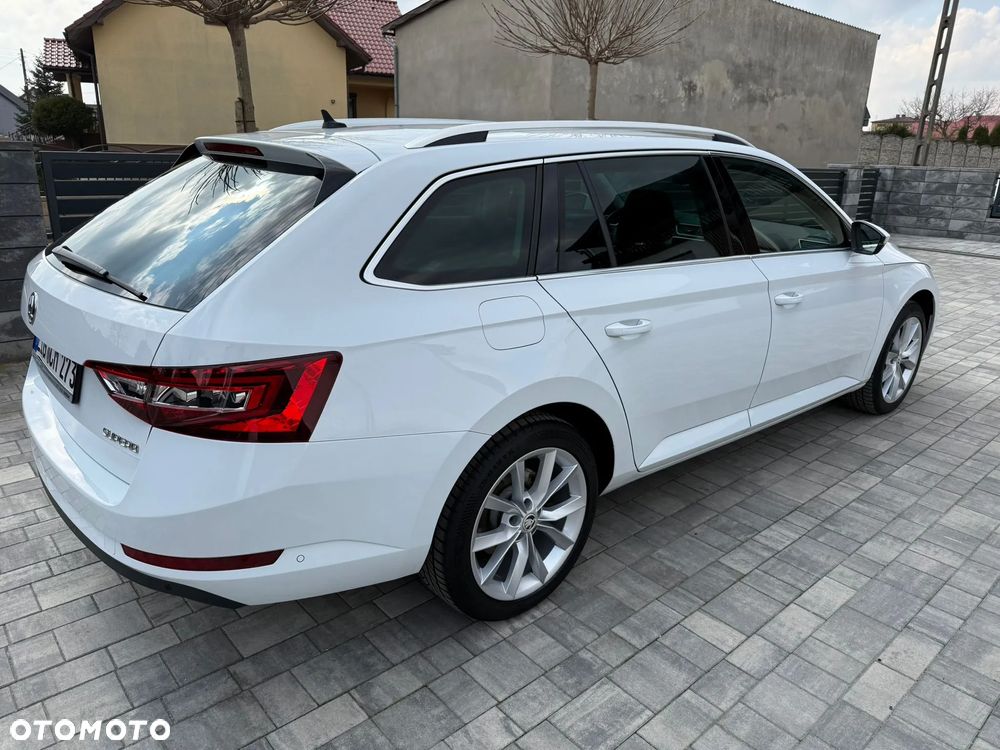 Skoda Superb 2.0 TDI DSG Premium Edition - 12