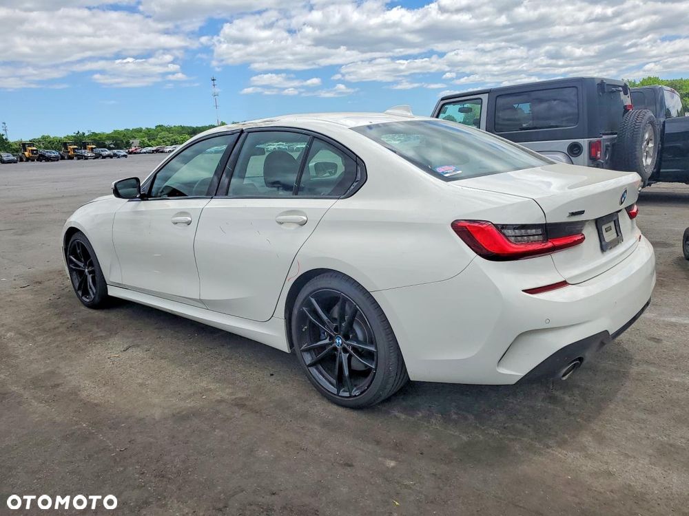 BMW Seria 3 330i xDrive M Sport - 4