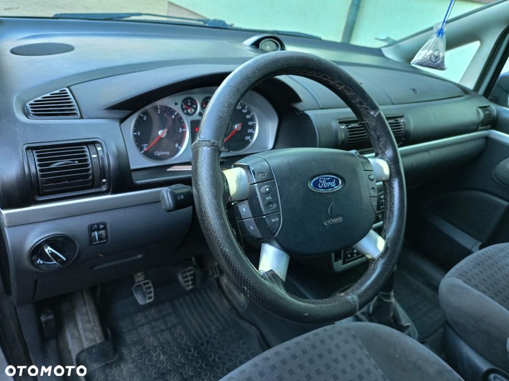 Ford Galaxy - 8