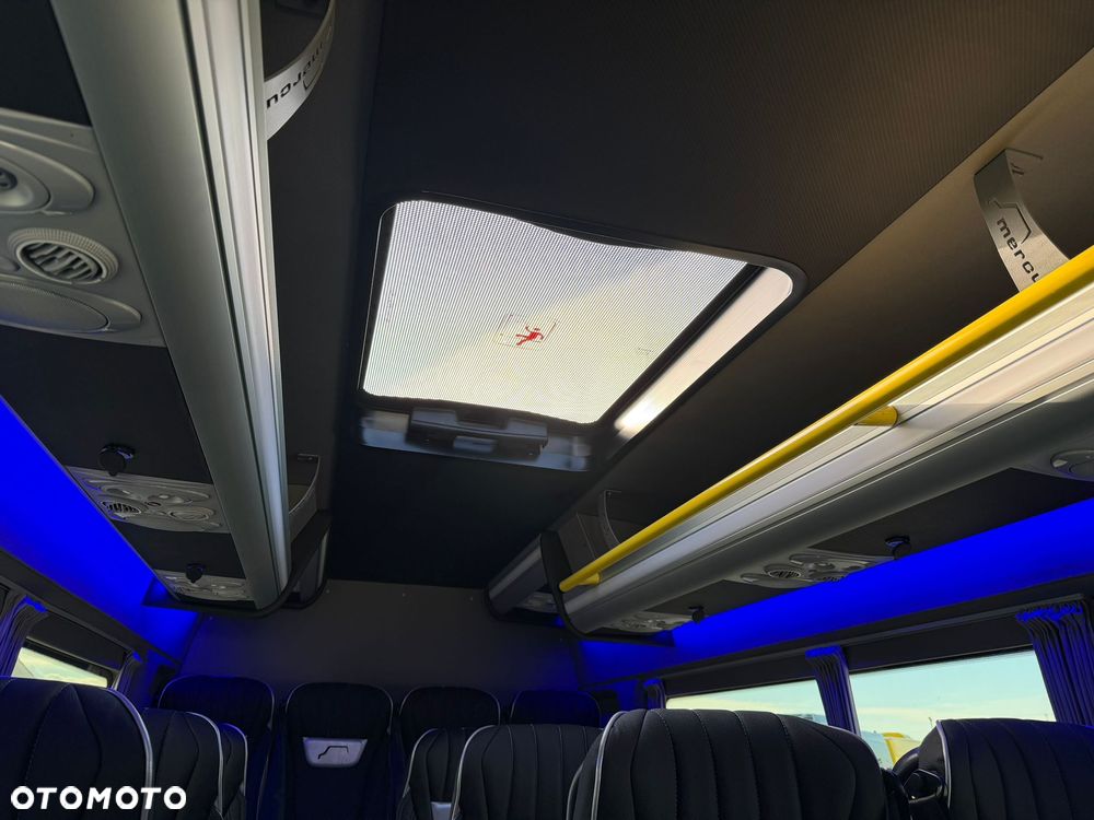 Mercedes-Benz Sprinter 519 - 23
