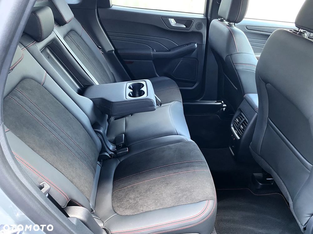 Ford Kuga 2.5 FHEV AWD ST-Line X eCVT - 29