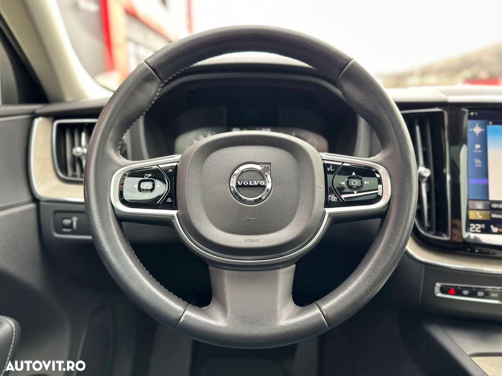 Volvo XC 60 D4 Momentum Pro - 27