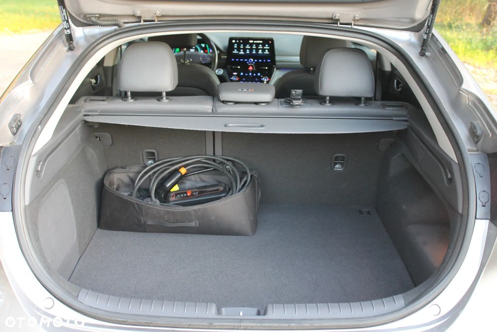 Hyundai IONIQ - 36