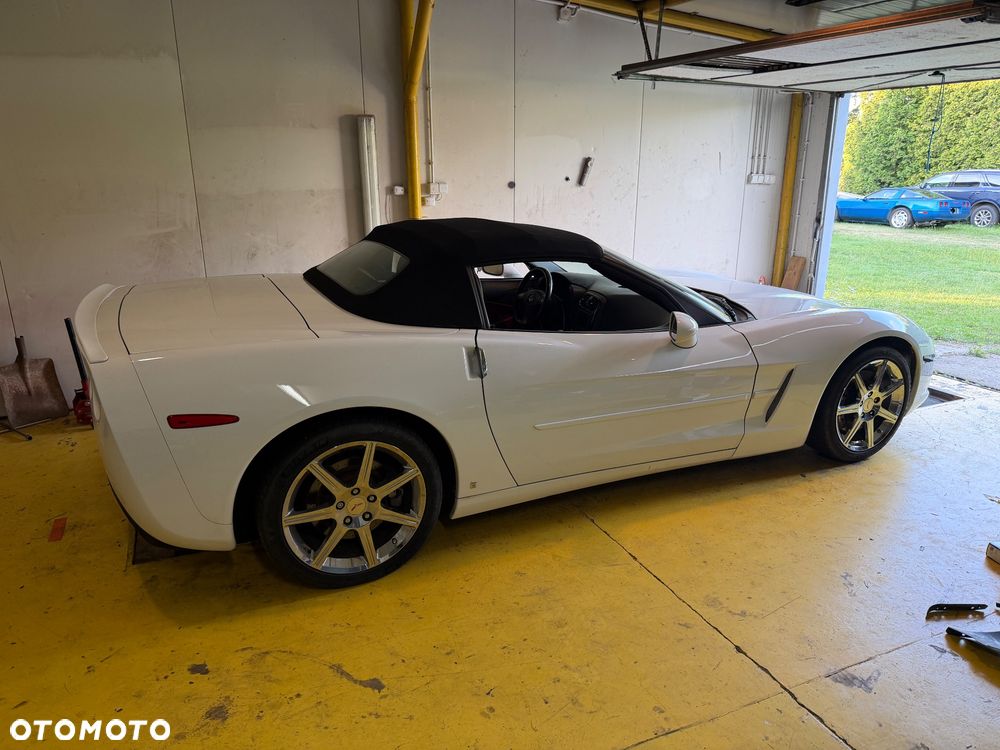 Chevrolet Corvette - 11