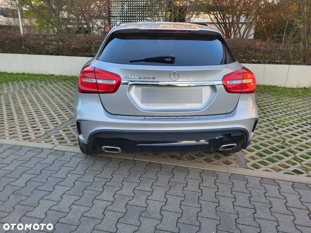 Mercedes-Benz GLA 220 d AMG Line - 5