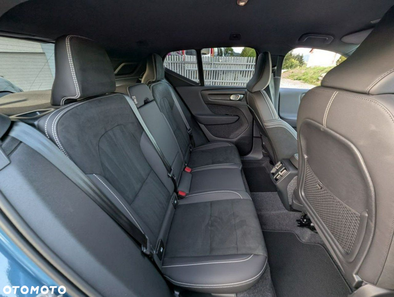 Volvo XC 40 B3 Plus Dark - 8