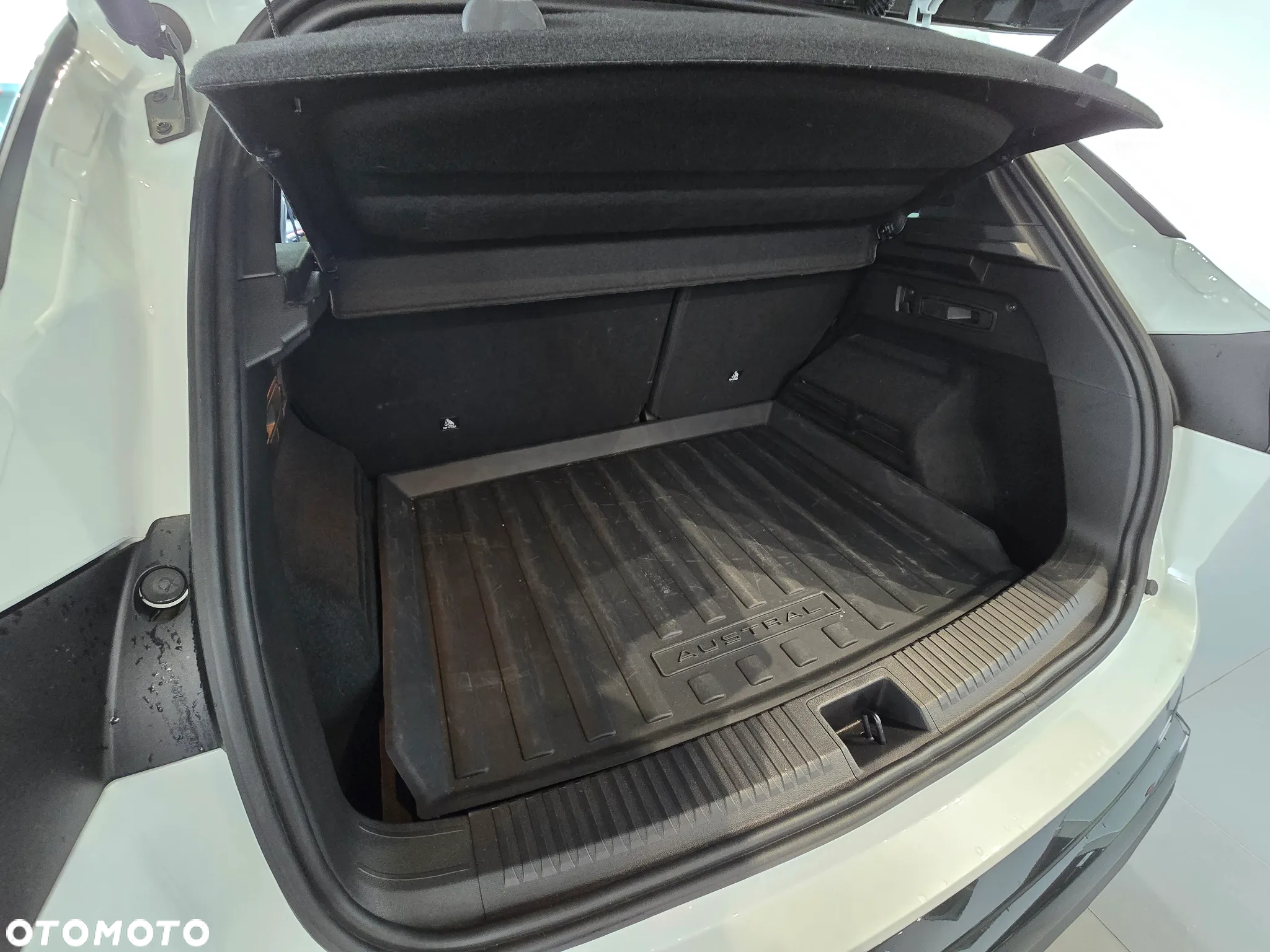 Renault Austral 1.2 E-Tech Full Hybrid 200 Iconic esprit Alpine MMT - 33